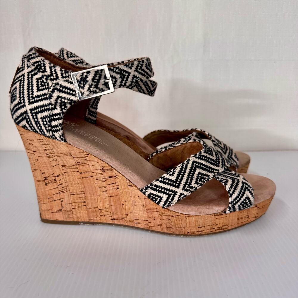 TOMS Espadrille Wedge Sandals Women's 8.5 Aztec Boho Summer Print Black White - Picture 3 of 12